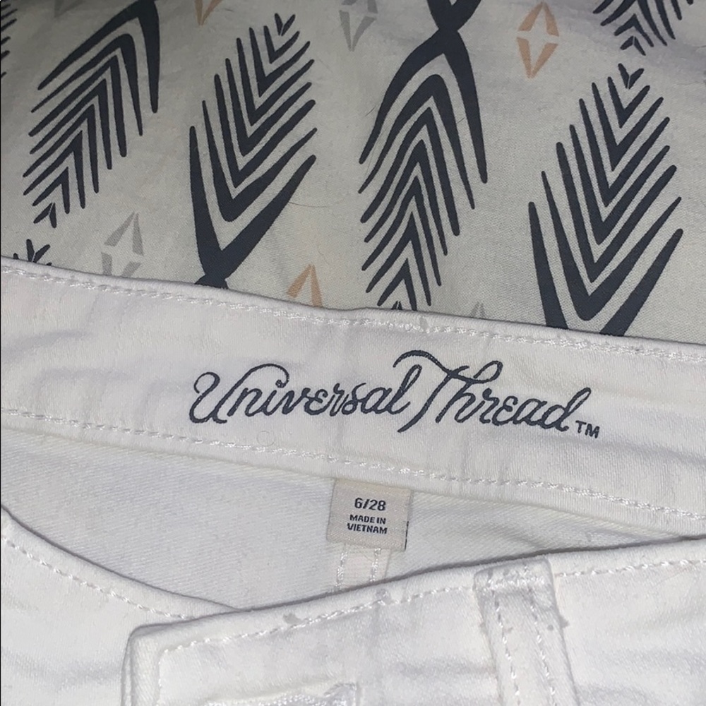 White Short - Picture 3 of 3
